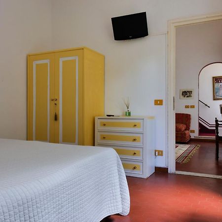 Hotel Club I Pini - Residenza D'Epoca In Versilia ليدو دي كامايوري المظهر الخارجي الصورة