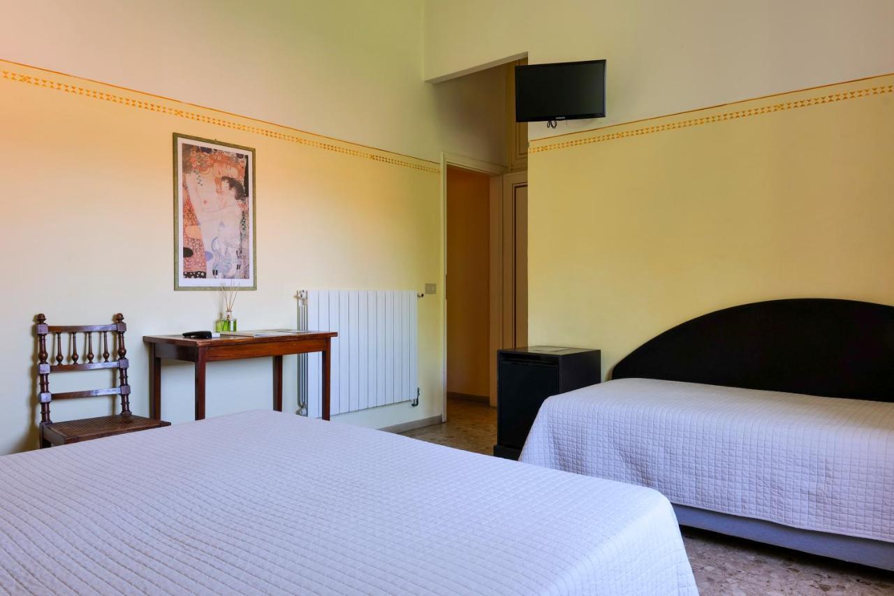 Hotel Club I Pini - Residenza D'Epoca In Versilia ليدو دي كامايوري المظهر الخارجي الصورة