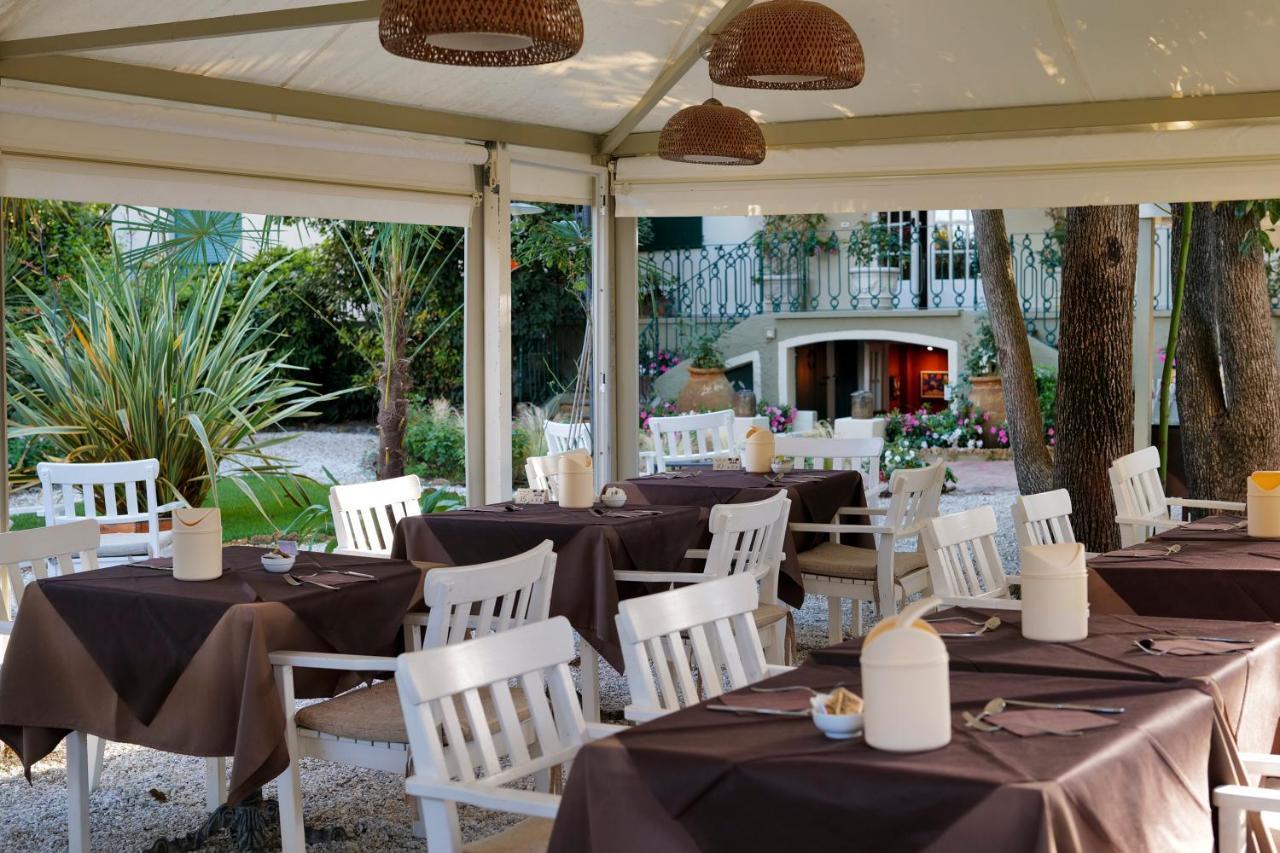 Hotel Club I Pini - Residenza D'Epoca In Versilia ليدو دي كامايوري المظهر الخارجي الصورة