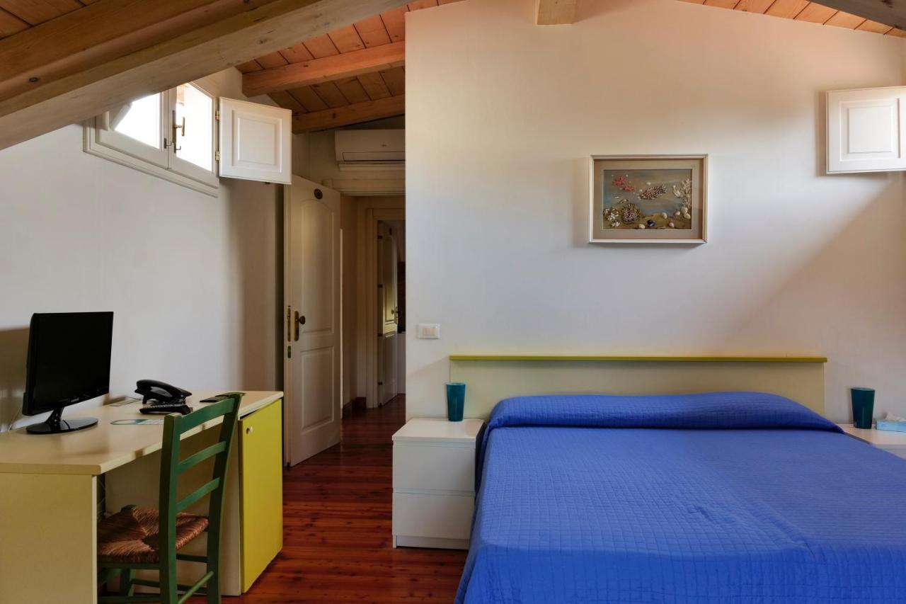Hotel Club I Pini - Residenza D'Epoca In Versilia ليدو دي كامايوري المظهر الخارجي الصورة