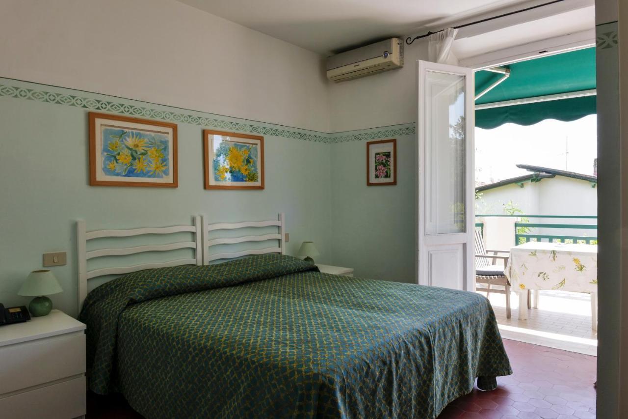 Hotel Club I Pini - Residenza D'Epoca In Versilia ليدو دي كامايوري المظهر الخارجي الصورة