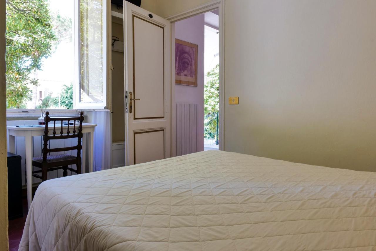 Hotel Club I Pini - Residenza D'Epoca In Versilia ليدو دي كامايوري المظهر الخارجي الصورة