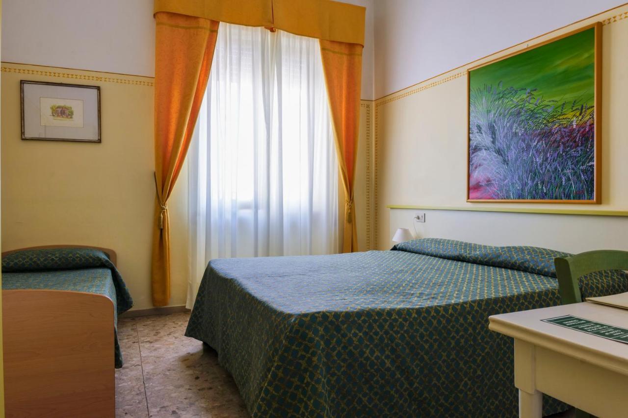 Hotel Club I Pini - Residenza D'Epoca In Versilia ليدو دي كامايوري المظهر الخارجي الصورة