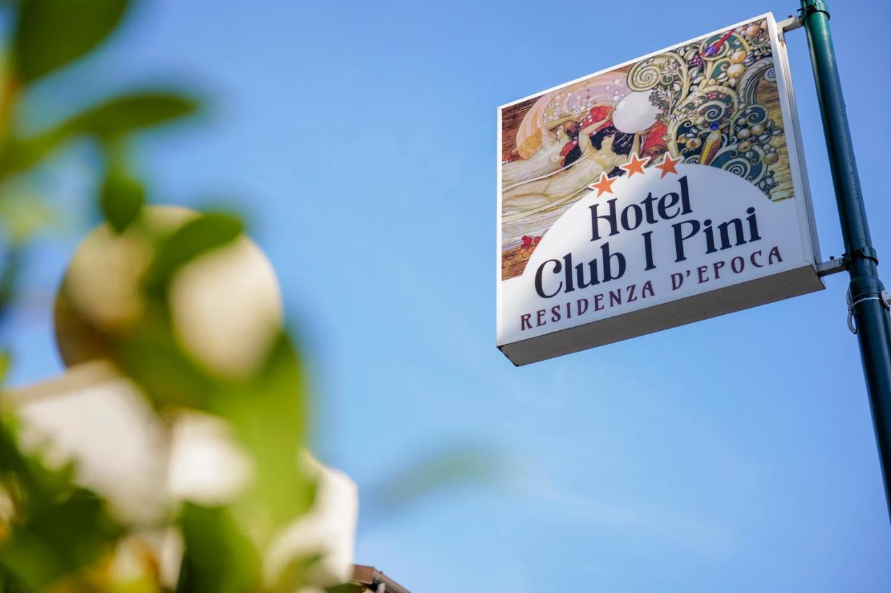 Hotel Club I Pini - Residenza D'Epoca In Versilia ليدو دي كامايوري المظهر الخارجي الصورة