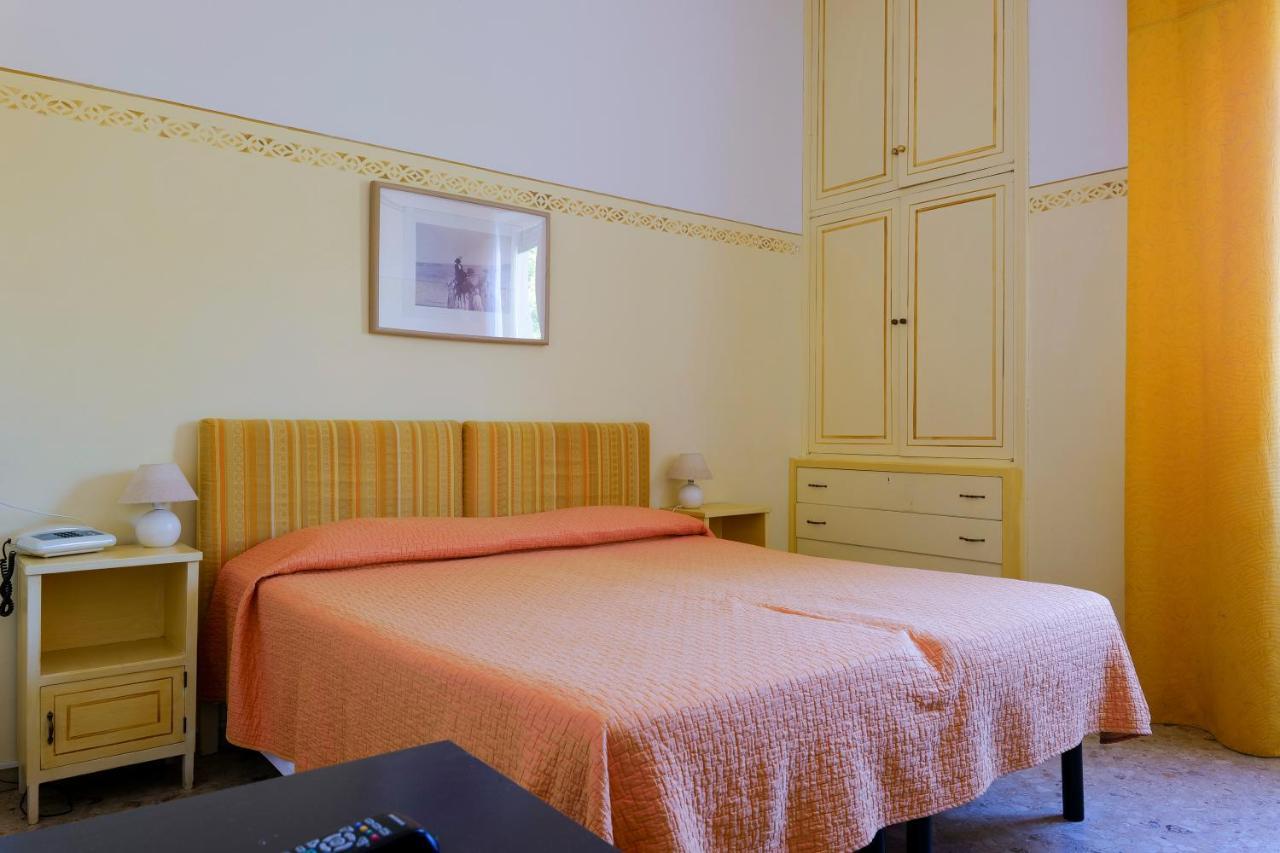 Hotel Club I Pini - Residenza D'Epoca In Versilia ليدو دي كامايوري المظهر الخارجي الصورة