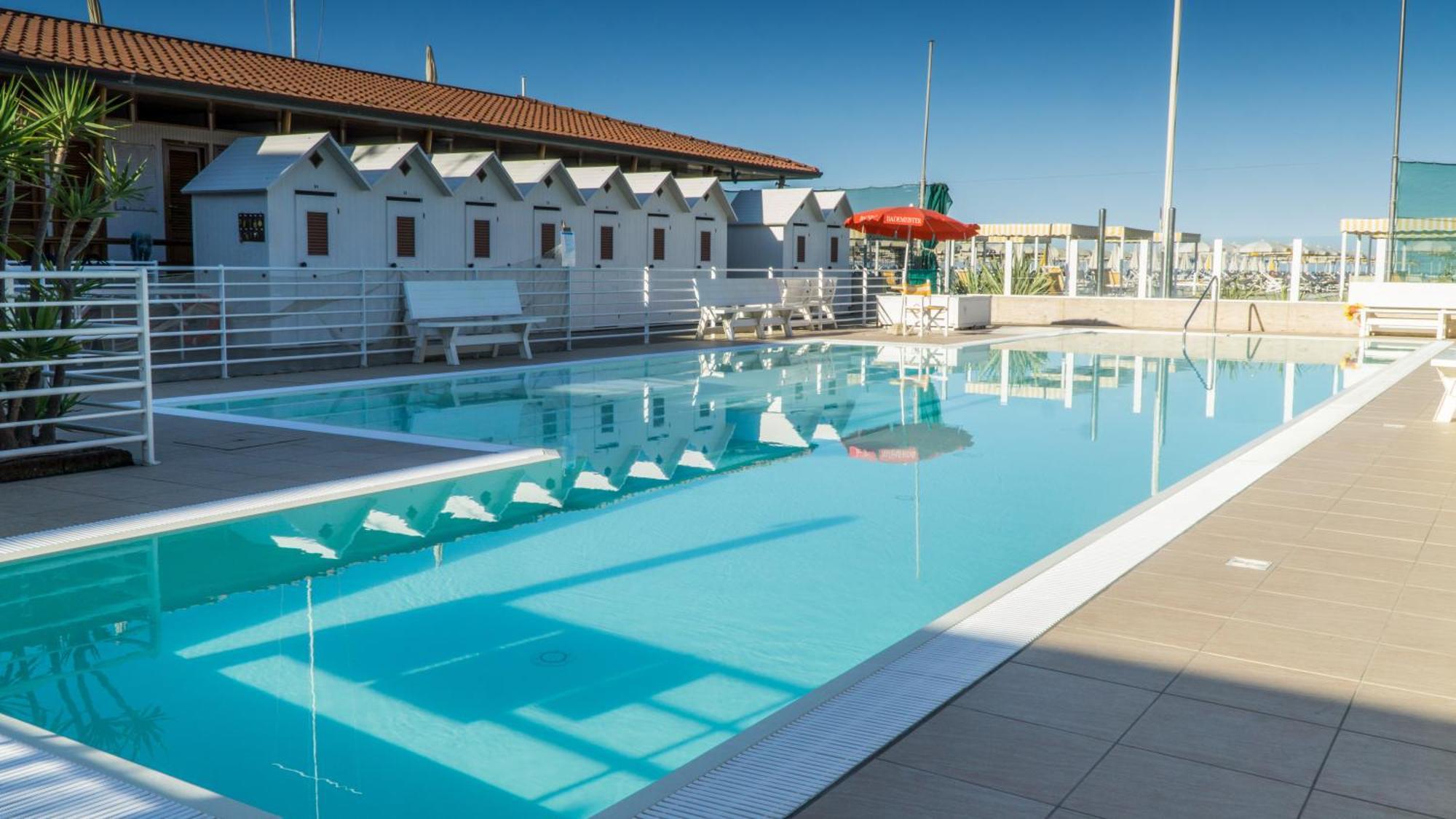 Hotel Club I Pini - Residenza D'Epoca In Versilia ليدو دي كامايوري المظهر الخارجي الصورة